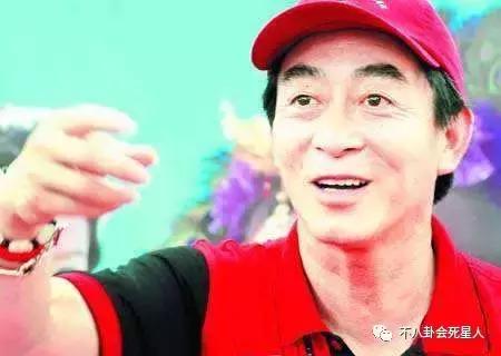 近视的明星不戴眼镜怎么拍戏,近视眼明星怎么拍戏