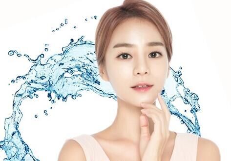 脸上皮肤干燥起皮还出油,脸皮肤干燥起皮红怎么办