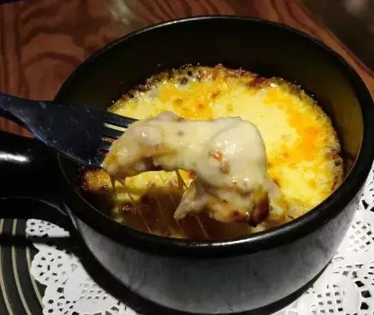 芝士味超级浓郁的披萨推荐,南京必打卡的餐厅栖霞区