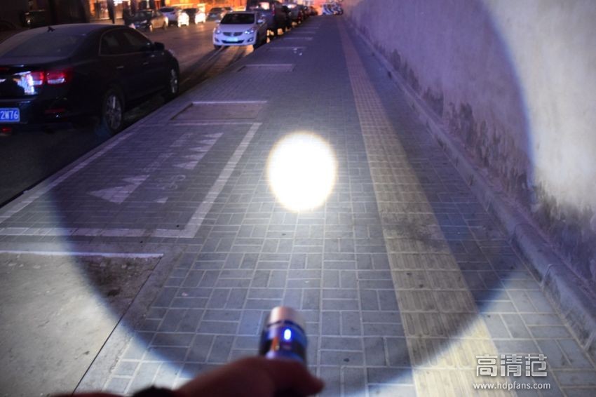 车载应急多功能手电筒,车用户外应急工具多功能手电筒