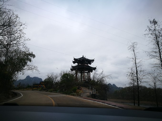 烟雨朦胧中的桂林山水,最简单桂林阳朔西街风景写生图片