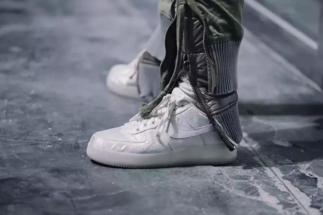 陈冠希买aj4,陈冠希下架与耐克联名款球鞋