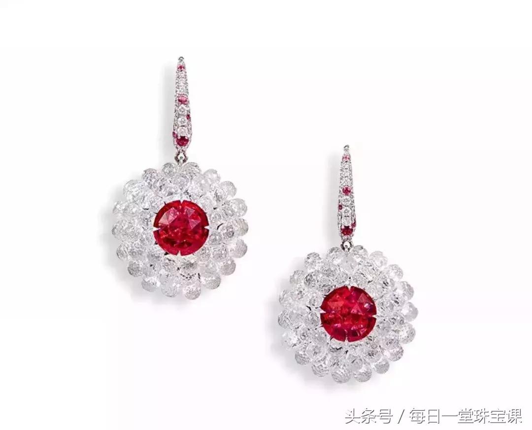 女人过了30这三种首饰不要戴,女人过了30岁必须投资的4样东西