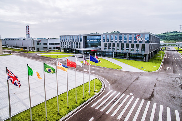 从中学老师到造车狂人，斯威董事长龚大兴的汽车梦