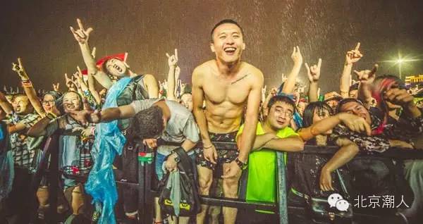 音乐节如果不够浪，怎么能看到我的摇滚魂