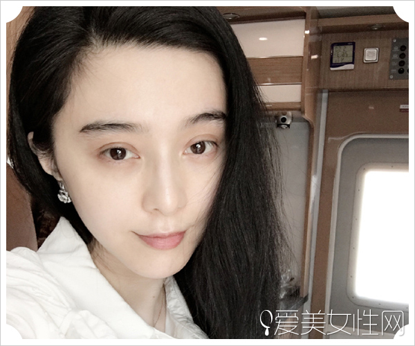 原来明星的伪素颜都是这样来的,明星的素颜为什么那么干净