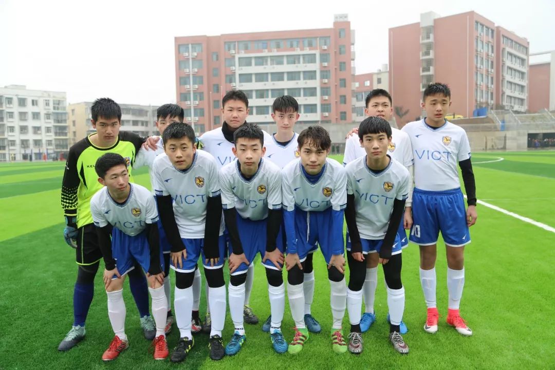 自古英雄出少年团,自古英雄出少年雏鹰展翅任翱翔