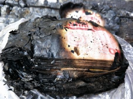 3万现金被烧挽回2.3万元,3万现金被烧银行清理