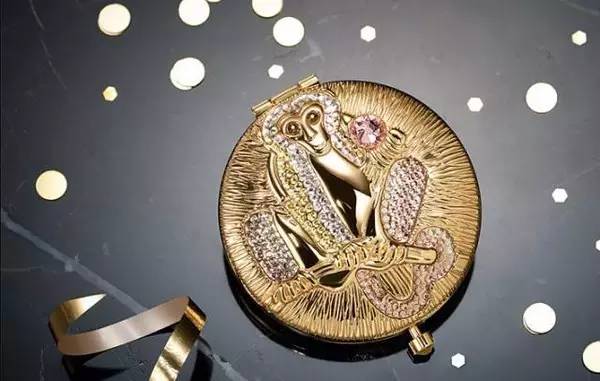 一言难尽的狗年辣眼睛限量单品,2018国外大牌狗年新春款