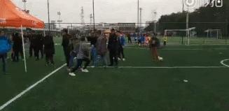 青少年足球比赛家长吵架,足球小将家长冲突