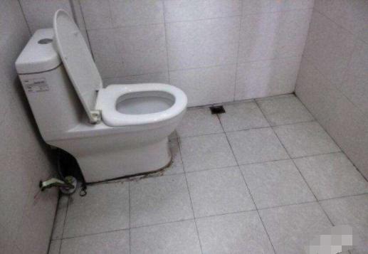 搞卫生有黑色玻璃胶怎么清理干净,厨房橱柜发霉怎么处理玻璃胶发黑