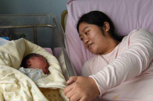 奇迹降临产下健康宝宝,奇迹宝宝出世