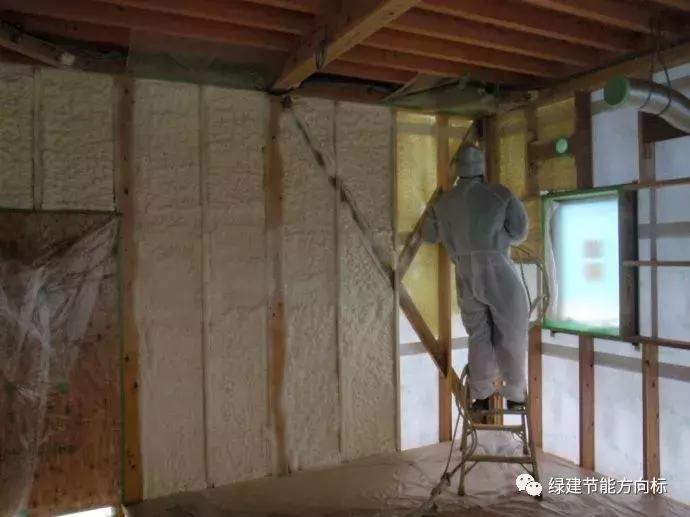 房间里特别冷而且很潮湿如何保温,顶楼冬天太冷怎么做保温