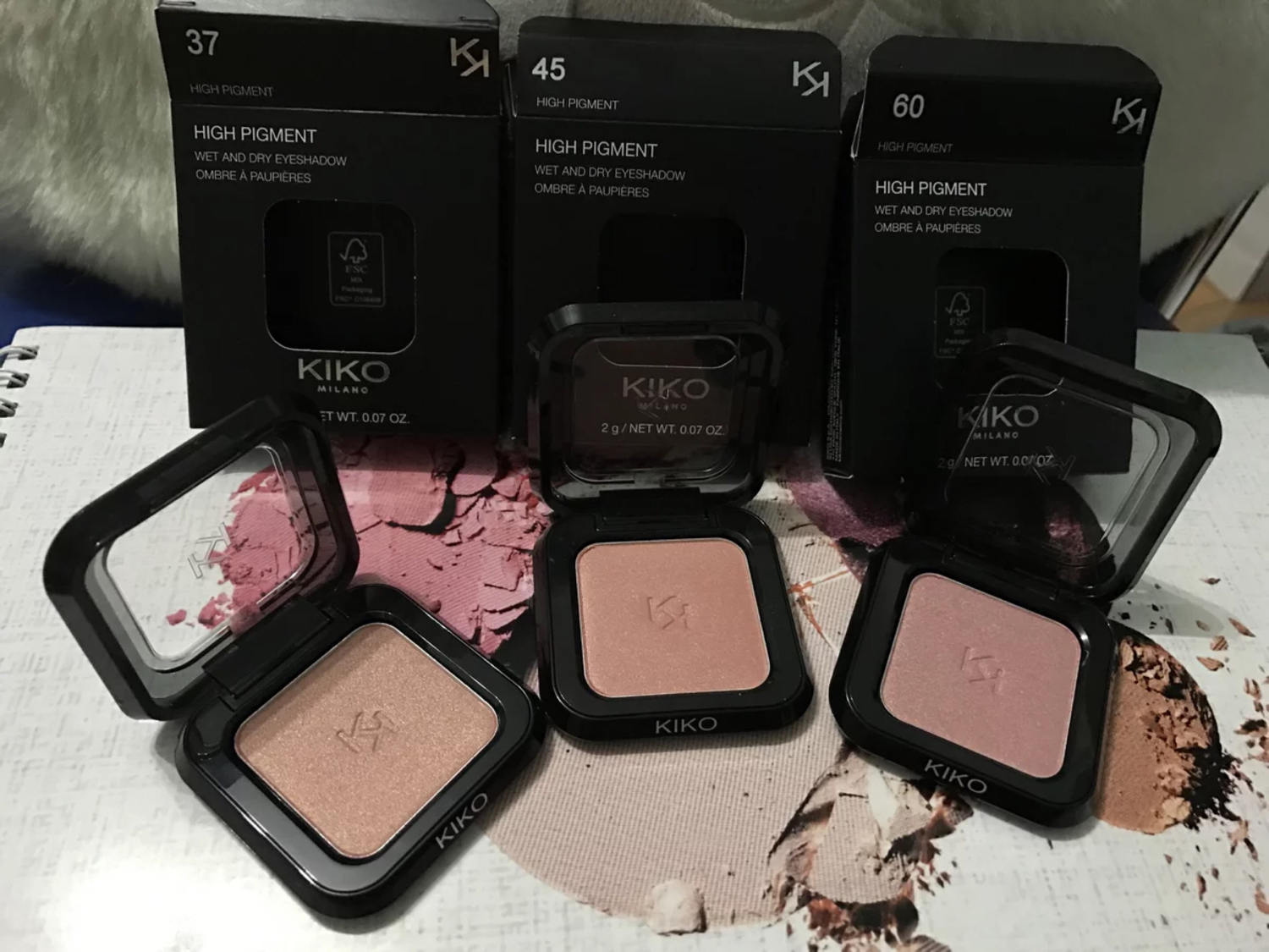 50块钱买全套彩妆化妆,50块钱的阿玛尼