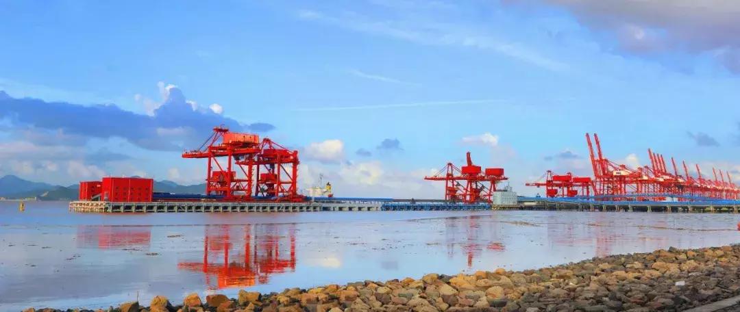 这座浙东港城坐拥最迷人的港湾，早春梅香扑鼻而至，自驾2.5h即达！