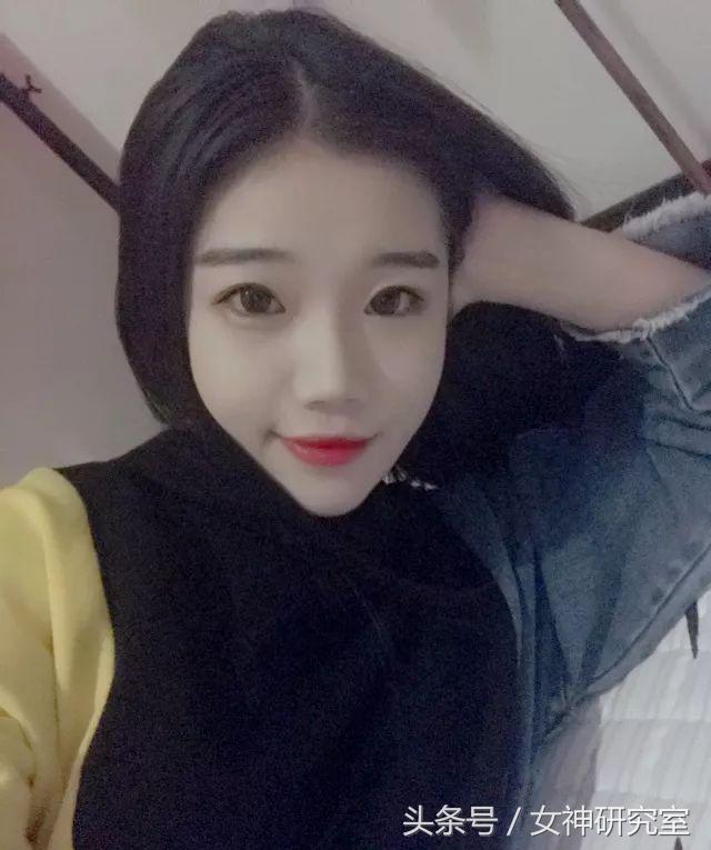 她是月光族又爱又恨的奢侈品商人，也是奢侈品的忠实粉丝