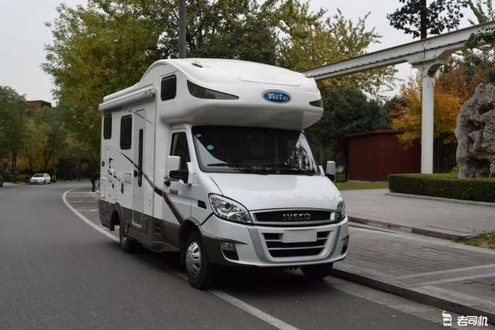 大通b型国产房车最新款,上汽大通maxusv80长轴中顶房车