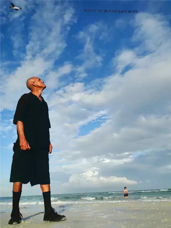 他把12个前女友都做成了高跟鞋？到底是真的假的