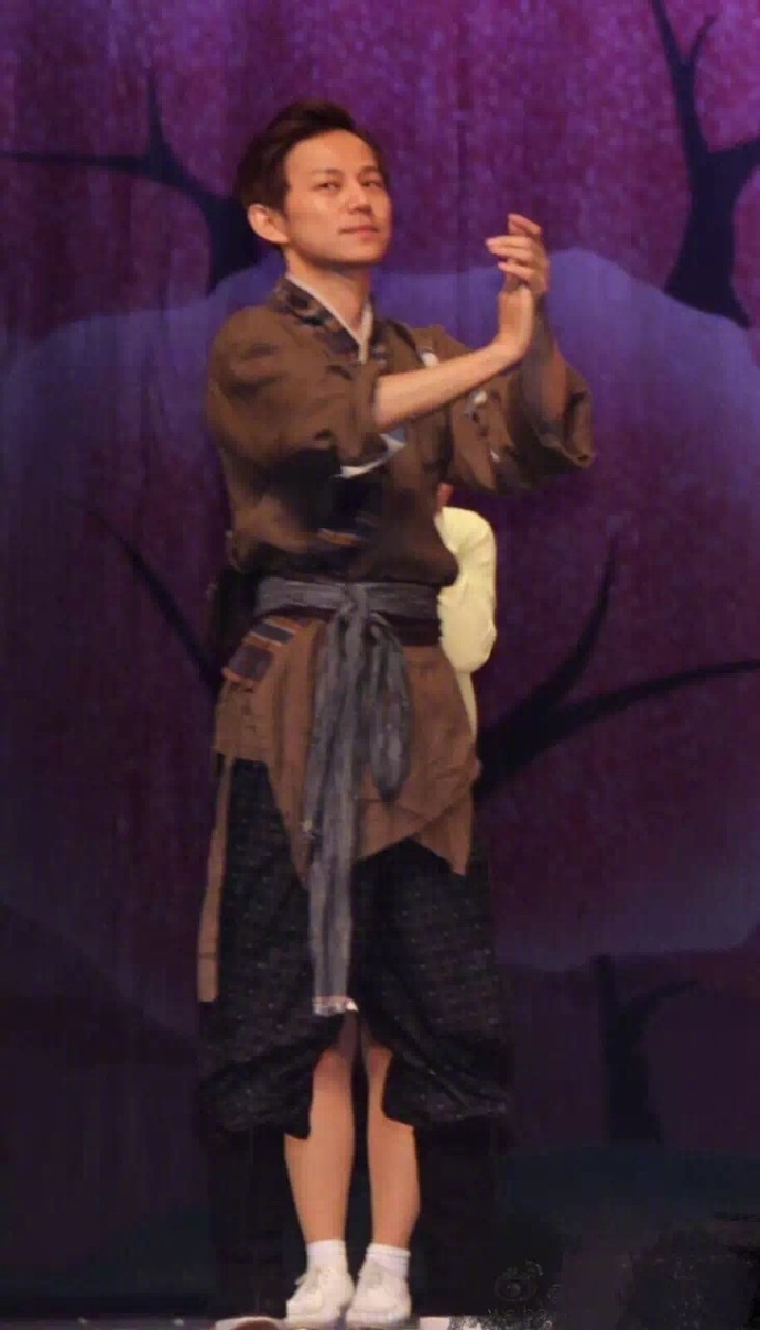 张杰邓紫棋互动,张杰替邓紫棋说话