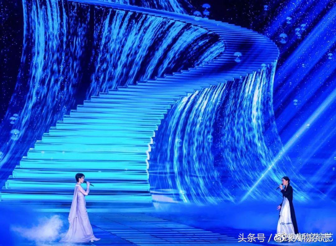 王菲那英合体致敬中国,王菲那英时隔20年后的再度相约