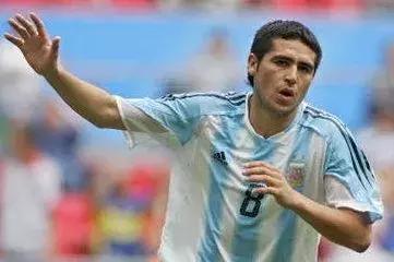 天下足球最催人泪下的文案,天下足球催泪文案大罗