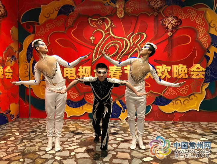 2010春节联欢晚会王菲传奇,2018春晚王菲那英合唱视频完整版