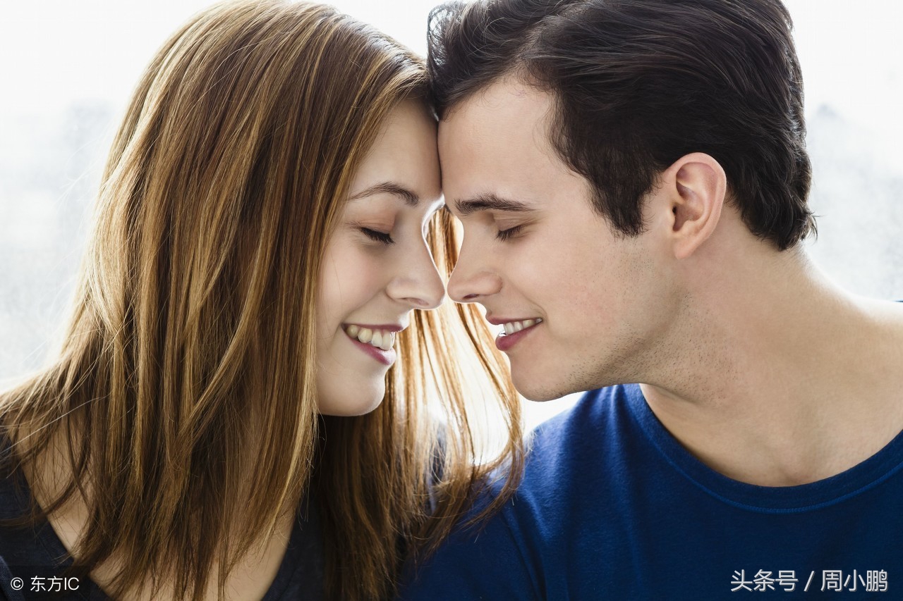 男生喜欢一个女生会有什么表现吗,男生喜欢一个女生的表现在学校