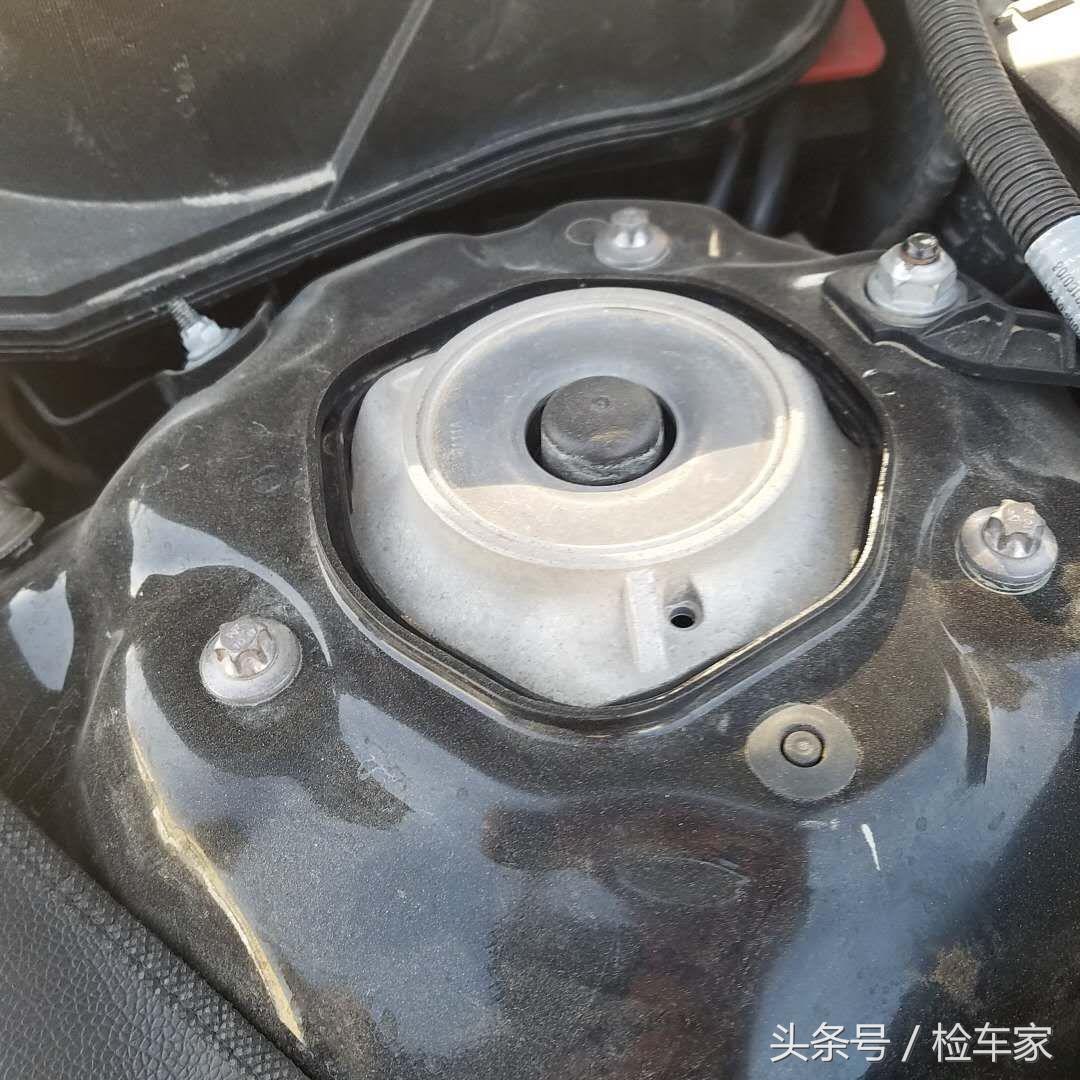 十二万公里的奔驰e200还能买吗,奔驰e200值不值得买