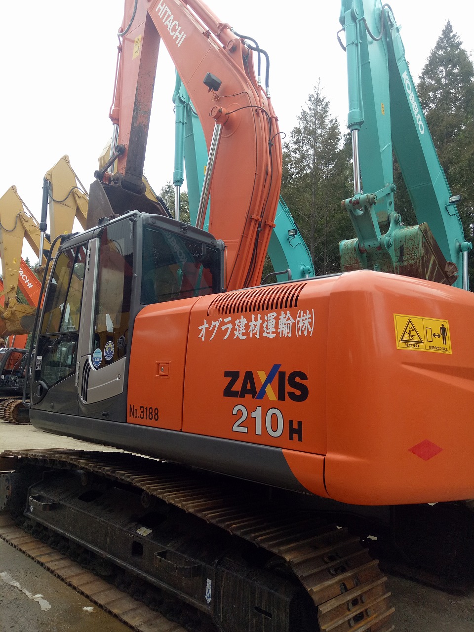 2015年的二手日立55挖掘机价格表,精品原装日立2003二手挖掘机出售