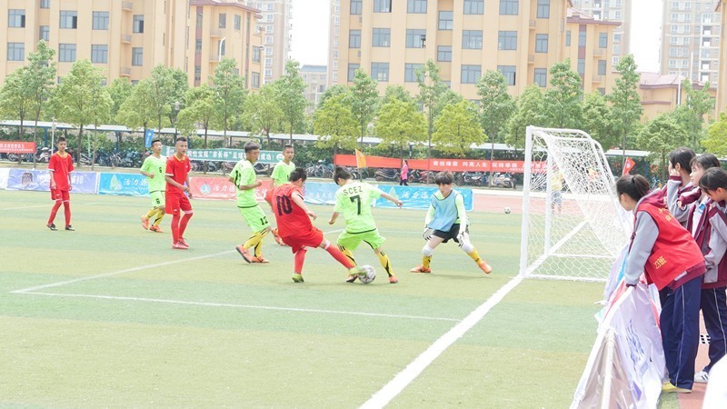 信阳市第7届市长杯足球赛初中组,信阳市市长杯2017足球赛颁奖仪式