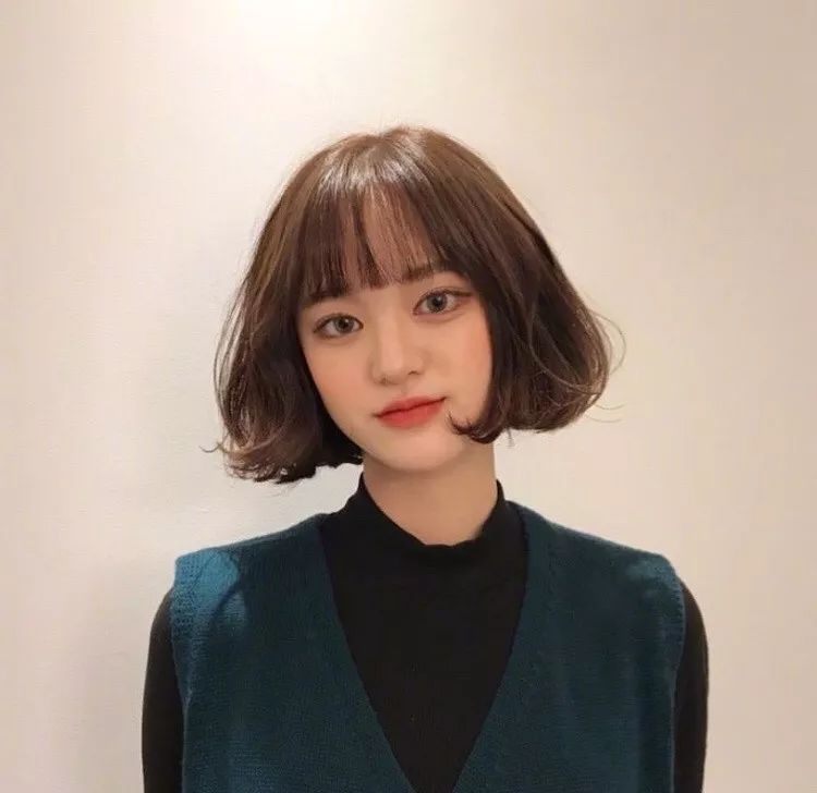 适合脸大无刘海发型,空气刘海适合脸大的人吗