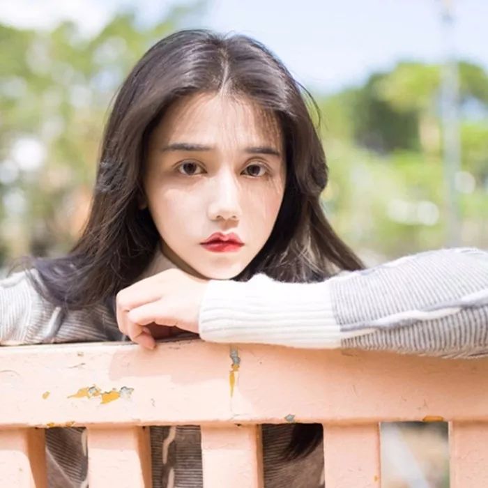 适合脸大无刘海发型,空气刘海适合脸大的人吗