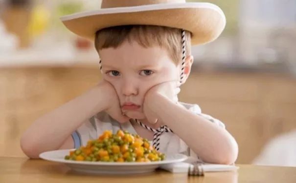 小儿肚子积食腹胀推拿手法,小儿积食的症状和解决方法