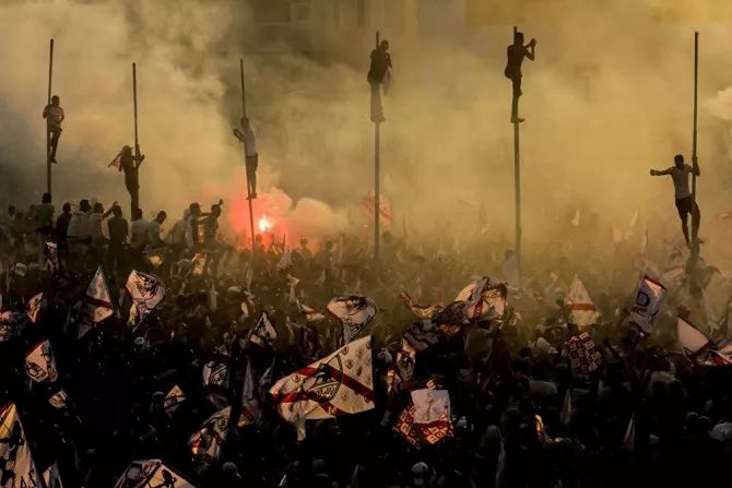 瀹夊痉鐑堟柉鎽勫奖鑾峰,淇勭綏鏂柊闂绘憚褰卞鍥剧墖