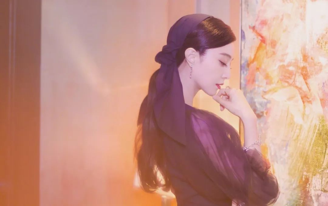 比起范冰冰开始卖美容仪，我更关心她会不会步张庭后尘