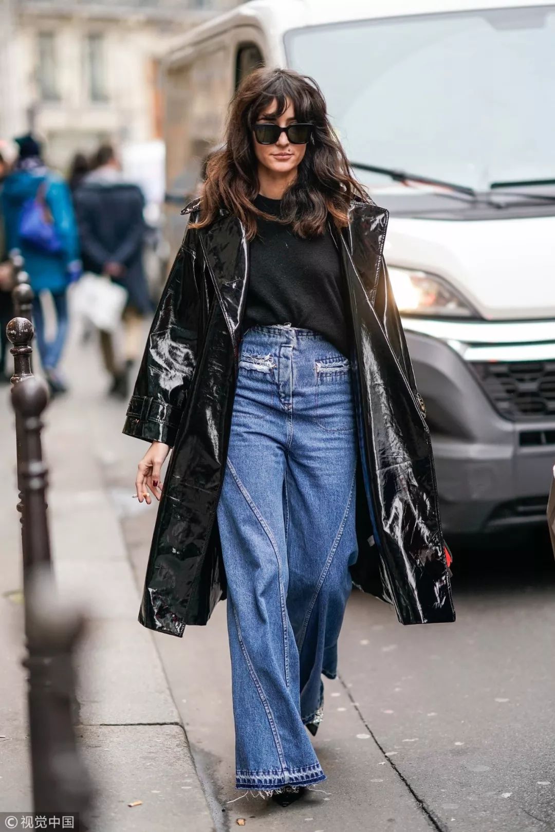 把自己变成“200斤壮汉”的超大风衣，真的好看吗？