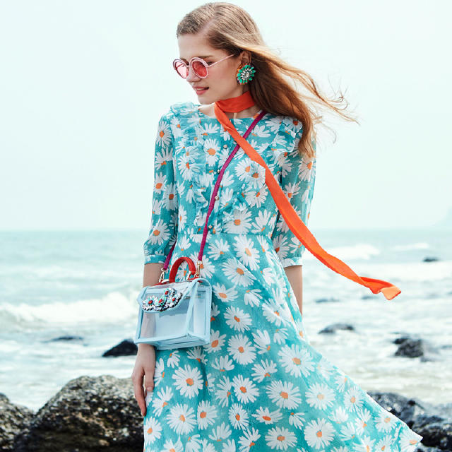 优雅时尚清新碎花连衣裙,甜美碎花连衣裙文雅显小清新感