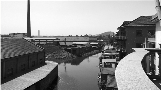 萧山绍兴交界建砖窑厂一开工就散发酸臭 谁来管成问题