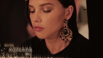 她差点成王妃，拒绝物化女性！现竟恋上一当街摸臀的男友