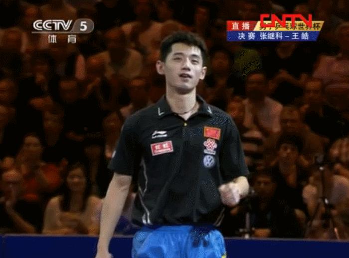 好像他经历了所有的低谷与荣光，却依旧是最初那个鲜衣怒马的少年