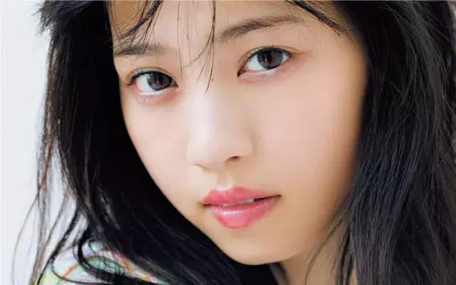 一抹惊艳的唇妆,diy唇彩的制作方法