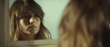 脸一换季就过敏长痘干痒,换季过敏脸上长闭口痘痘