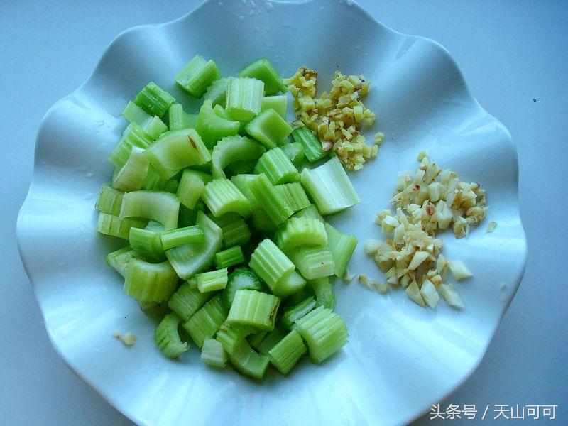 夜市麻辣虾尾最正宗的做法,麻辣虾尾怎么做好吃又简单视频