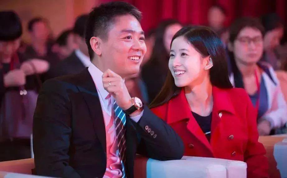 章泽天谈年轻富豪,28岁身价千亿的章泽天