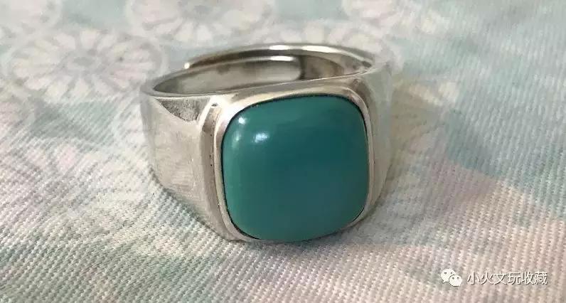 绿松石上面有一点白点是真的吗,绿松石盘玩出现白点这该怎么办