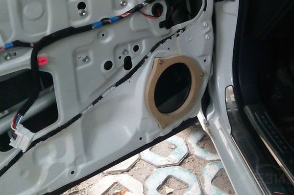 丰田雷凌音响改装怎么布线,雷凌音响改装最佳方案