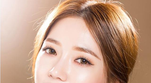 割双眼皮变成三眼皮如何修复,双眼皮修复完变三眼皮