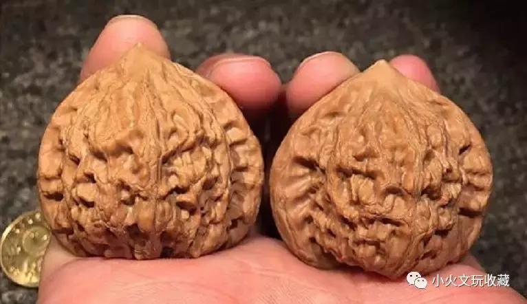 文玩核桃有点小崩尖,小火说
