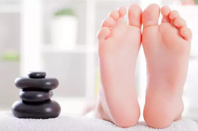 脚气要怎么治才能彻底好,脚气要怎么办才能彻底治好