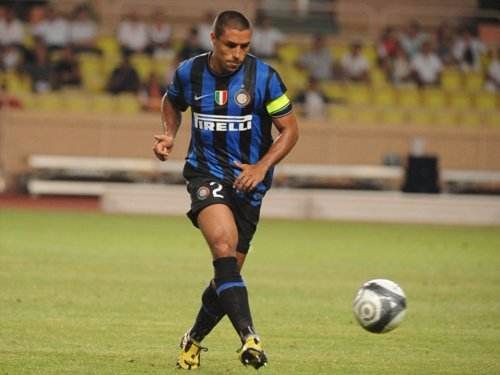 足球主要靠身高吗,足球基础差怎么踢11人